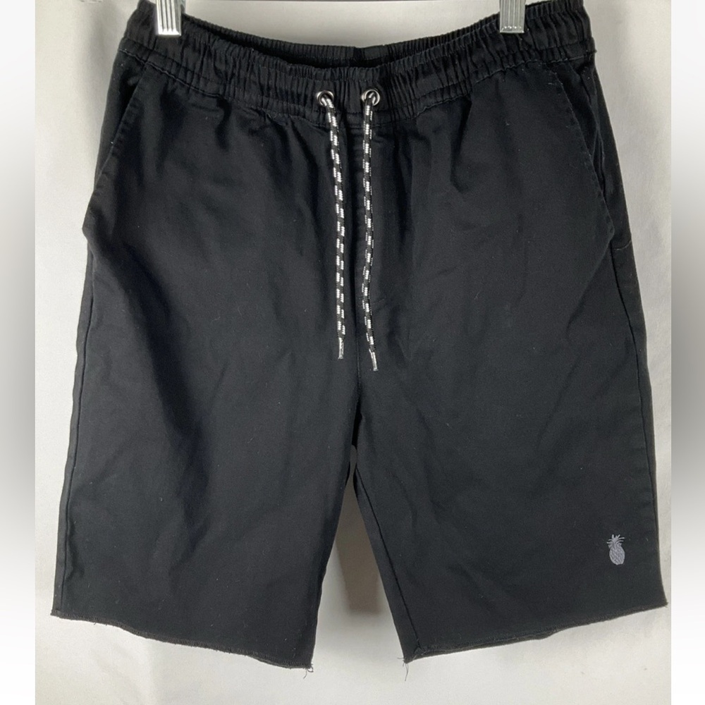 Rue21 Men's Size M  Black Chino Shorts Drawstring‎ Raw Stitch Hem Run Small